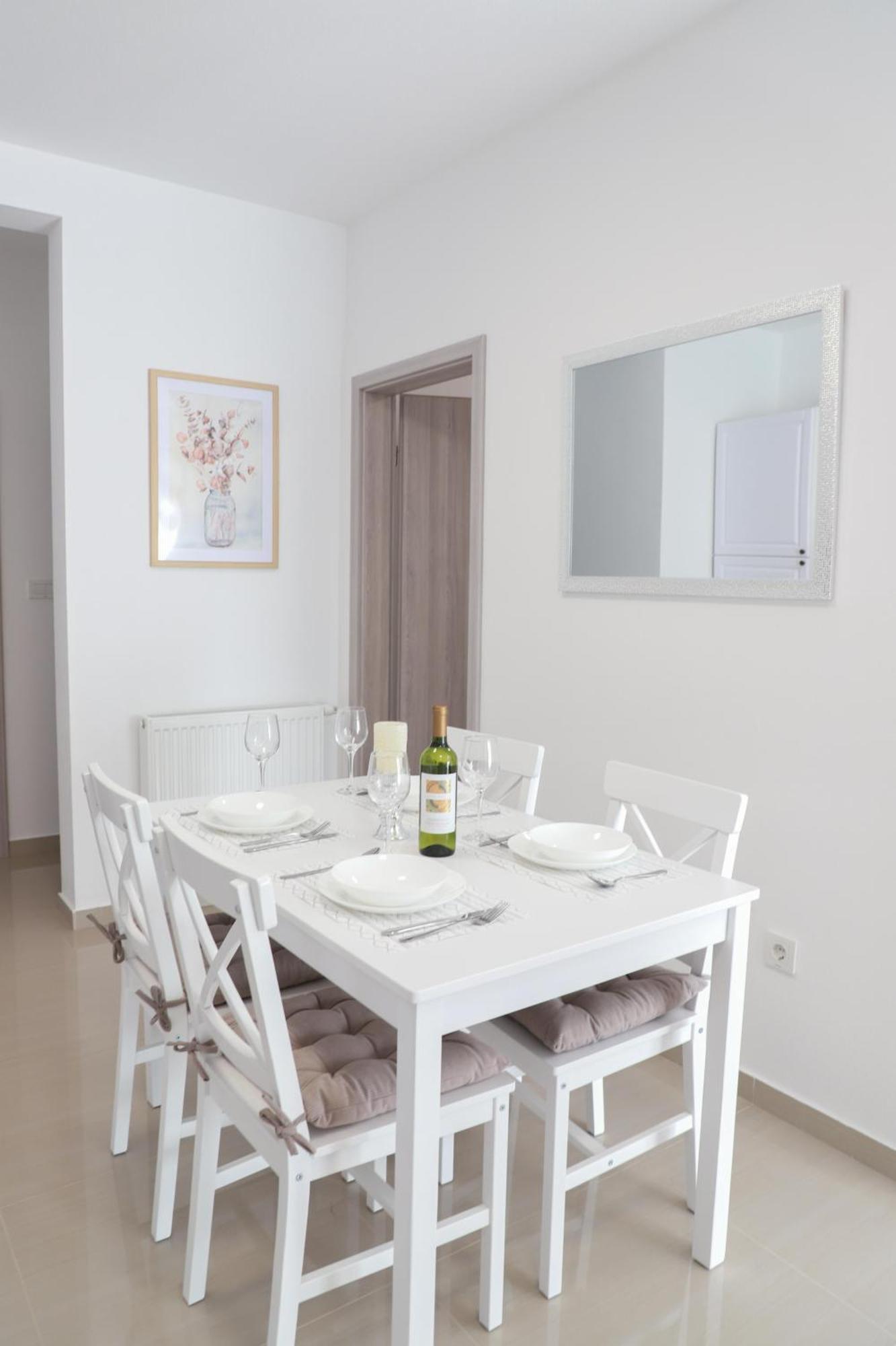 Holiday Apartments Ivano & Leo - Private Parking Zadar Exterior foto