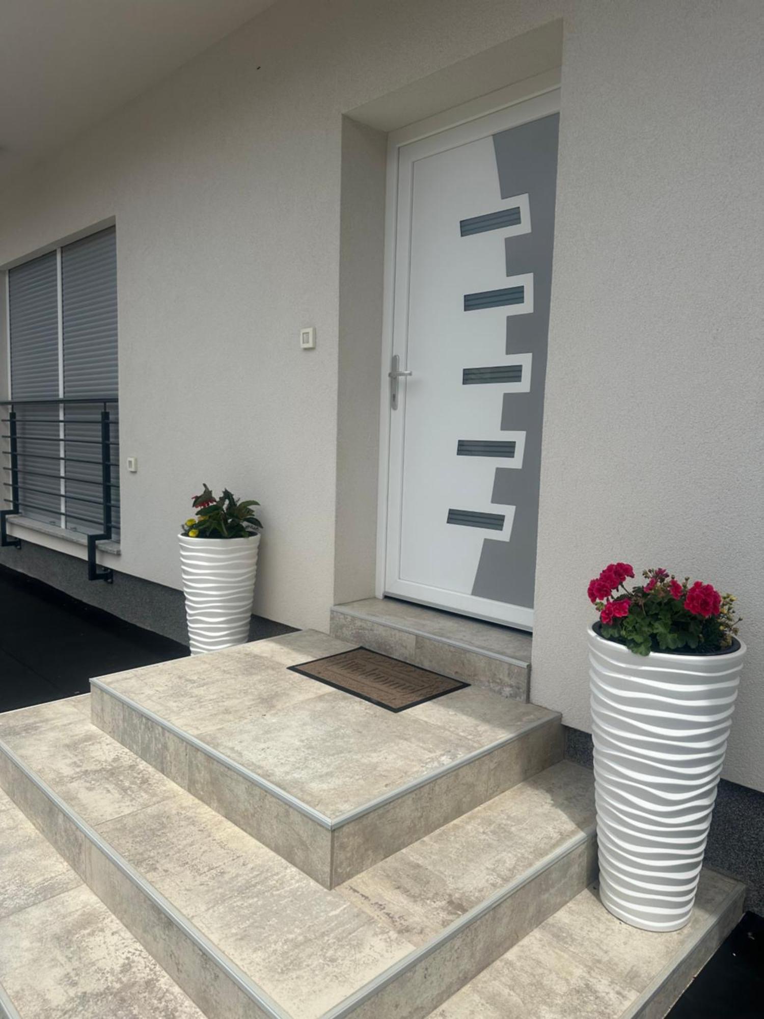 Holiday Apartments Ivano & Leo - Private Parking Zadar Exterior foto